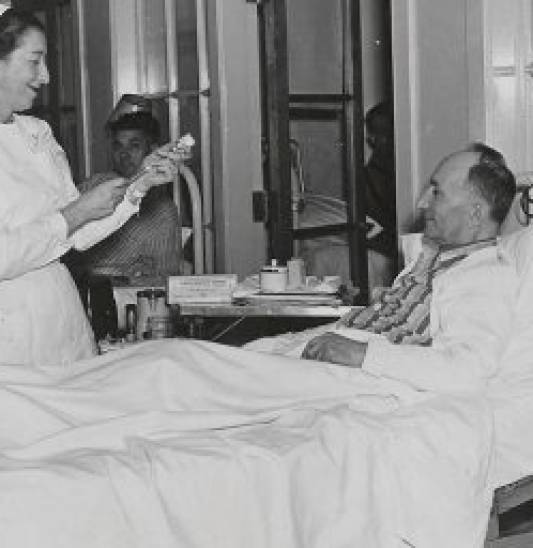 1940s-Discovery-and-distribution-of-breakthrough-_antibiotic