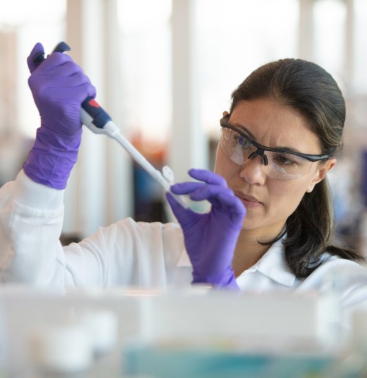 Scientists-SSF-Biology-016-1-HI
